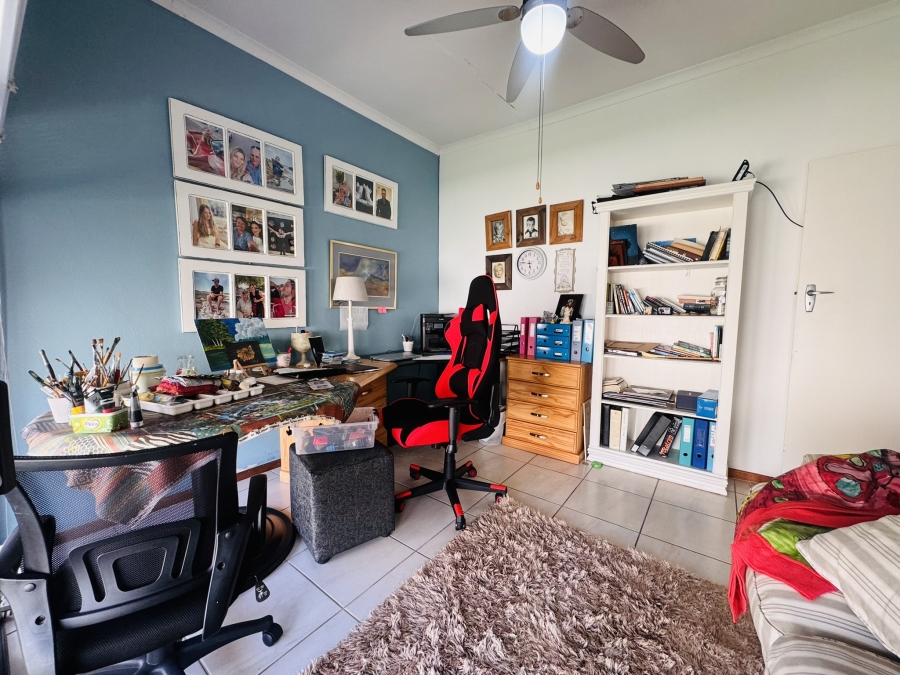 To Let 4 Bedroom Property for Rent in Goedehoop Western Cape